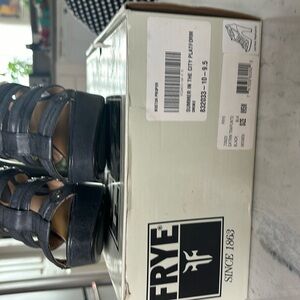 Frye Catrin Trapunto Platform Shoes